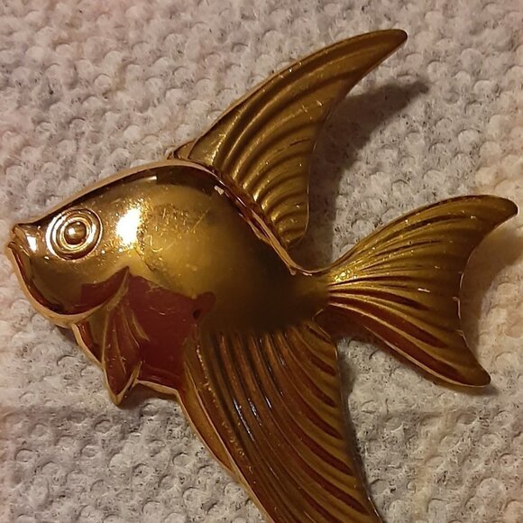 Gold Fish Brooch Gold-toned - Picture 1 of 6